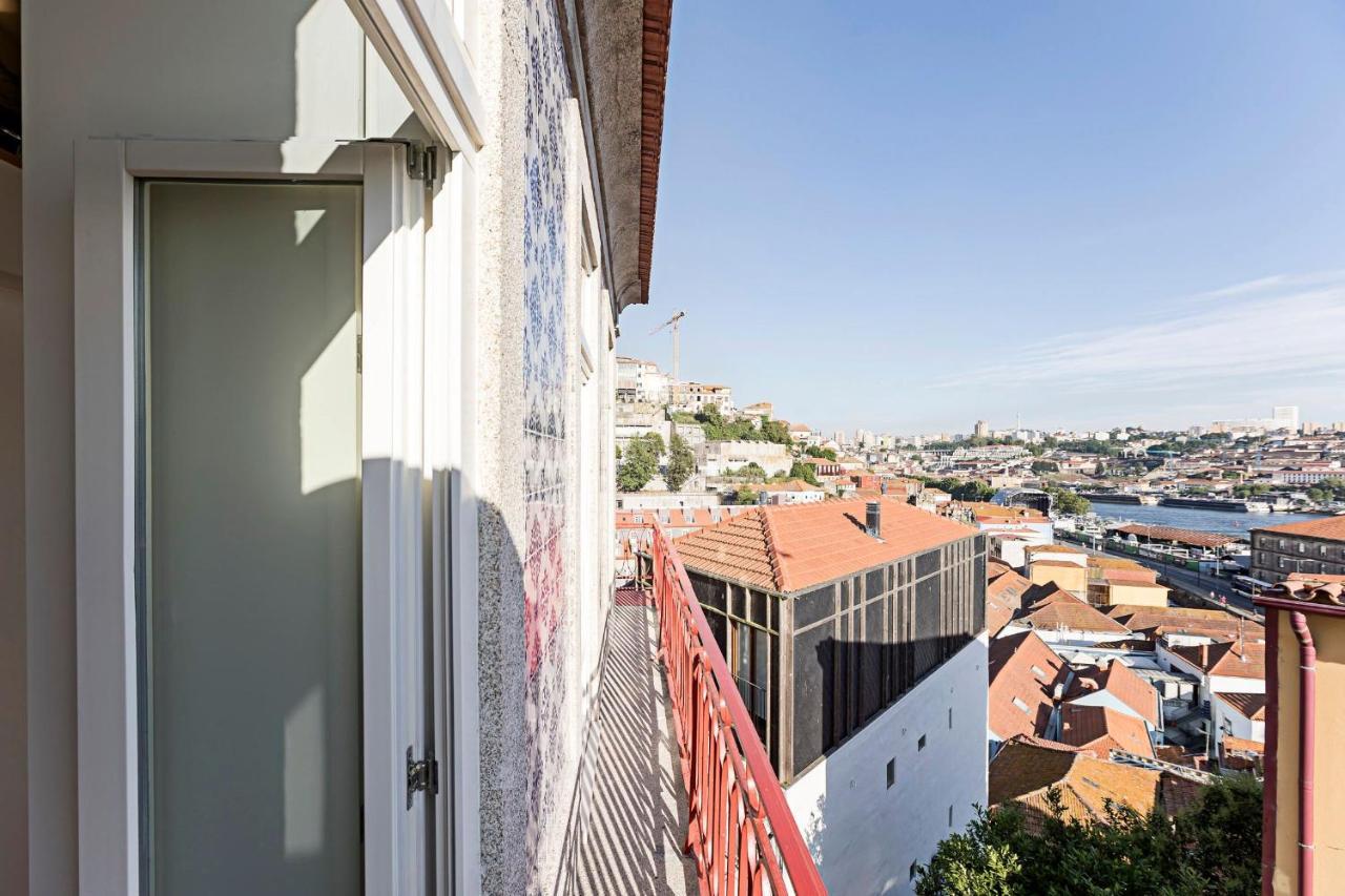 Stunning Duplex Near River By Lovelystay Porto Exterior photo